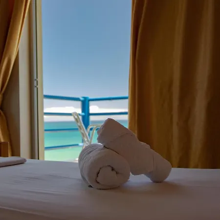De La Hotell
